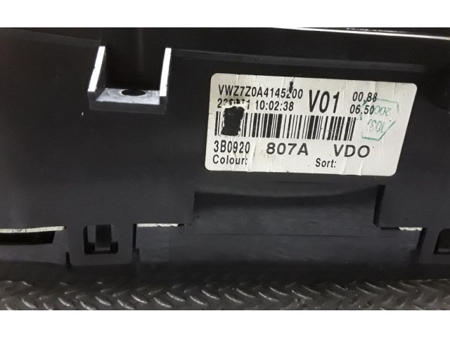 Přístrojová deska  Volkswagen PASSAT B5.5 2003 3B0920826A, 110080137002  