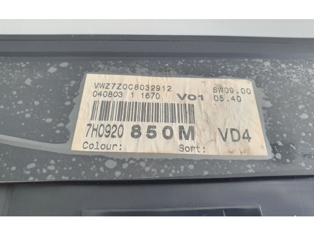 Přístrojová deska  Volkswagen Transporter - Caravelle T5 2005 7H0920850M  