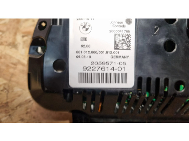 Přístrojová deska  BMW 5 F10 F11 2011 9228614, 2059571  