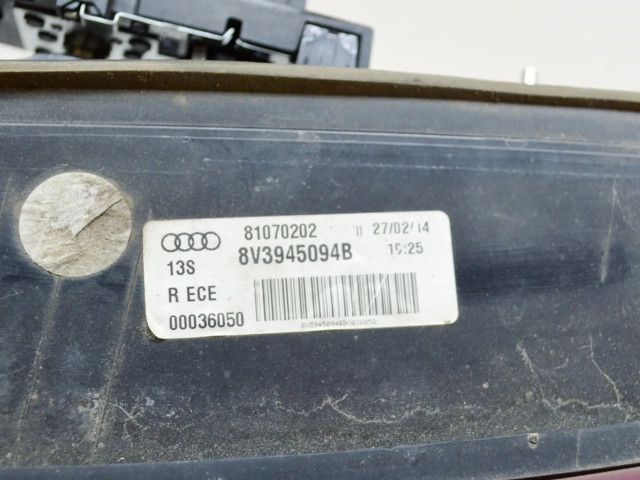 Задний фонарь правый 81070202, 8V3945094B    Audi A3 S3 8V   2013-2019 года