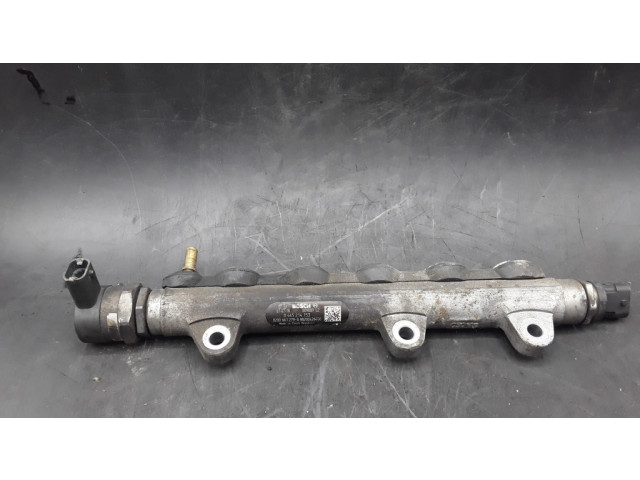 Топливная рампа 0445214153, 8200661279A   Renault Trafic II (X83) 2.0 