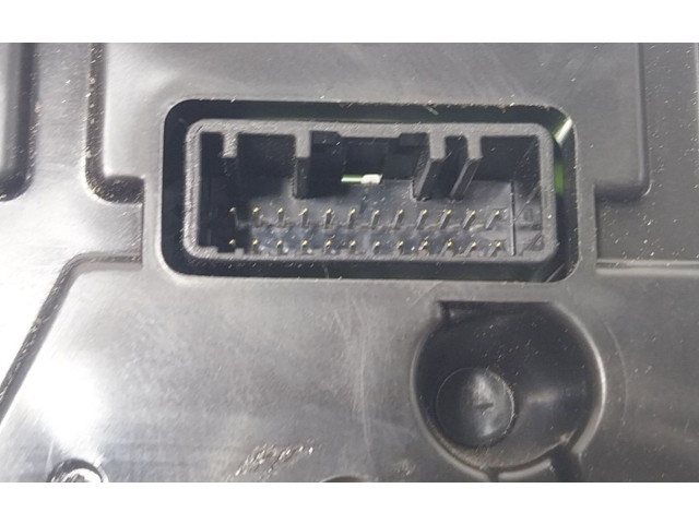Přístrojová deska  Renault Captur 2017 248105380R, 248106290R  