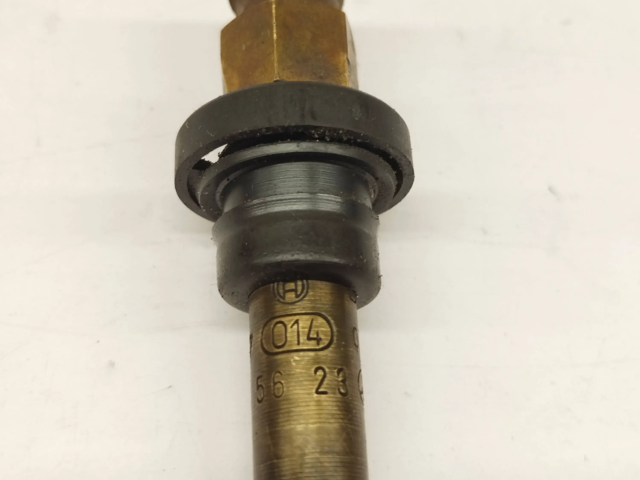 Vstřikovač 0000785623   Mercedes-Benz E W124  pro benzínový motor 2.6  