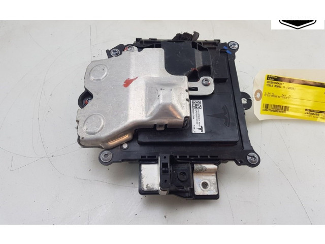 Блок предохранителей  111237900H, 111237900H   Tesla Model S    