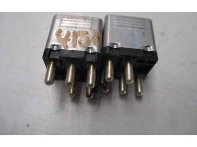 Pojistková skříňka Řídící jednotka BSM 015420219, 4RD00412200   Mrcedes-Benz E W124 1988