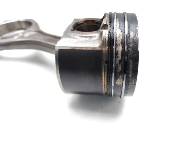 Píst EE20Z   Subaru Outback    EE20Z 