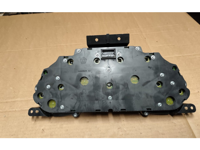 Přístrojová deska  Jeep Cherokee III KJ 2006 04828962AB, P56010494AB  
