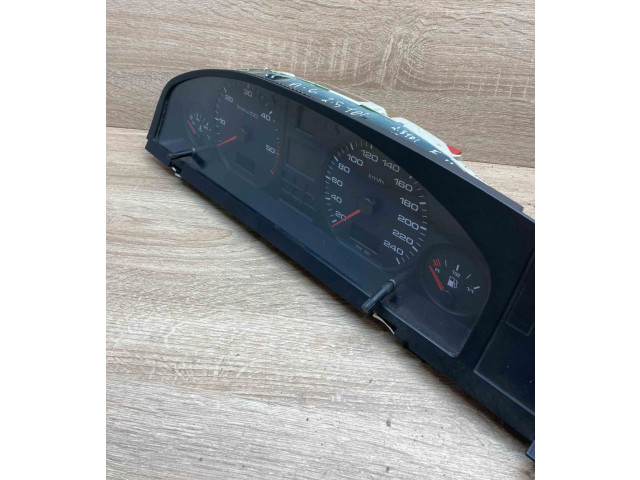 Přístrojová deska  Audi A6 S6 C4 4A 1994 88311219, 88356341  