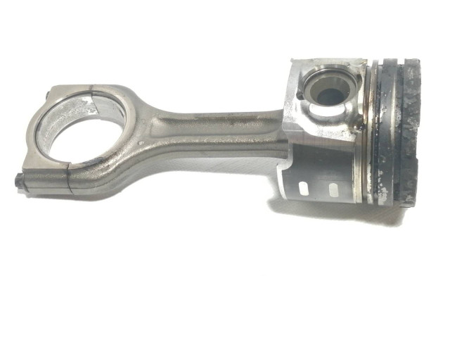 Píst    Citroen Xsara    9HX 