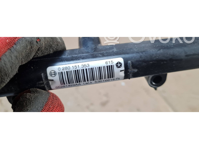 Vstřikovací lišta 05281429AA   Chrysler Pacifica    36RUAE 