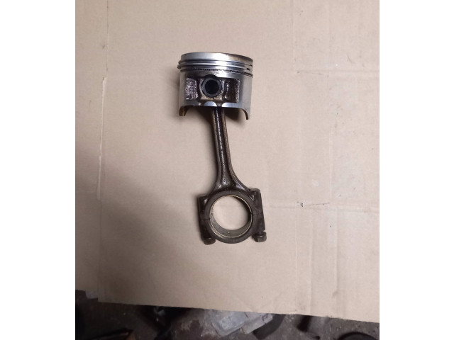  Поршень с шатуном D15b2   Honda Civic  