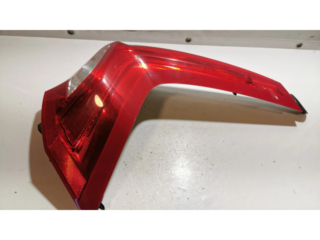 Задний фонарь правый 31214964    Volvo V60   2013-2018 года