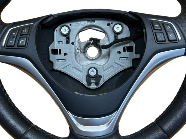 Руль BMW X1 E84  2009-2015 года 6853131, 9123288      