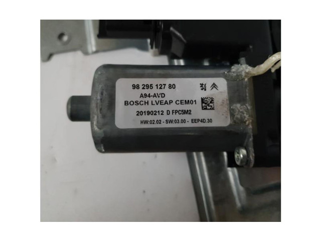 Vstřikovač 9829512780   Peugeot 2008 I    HNP 