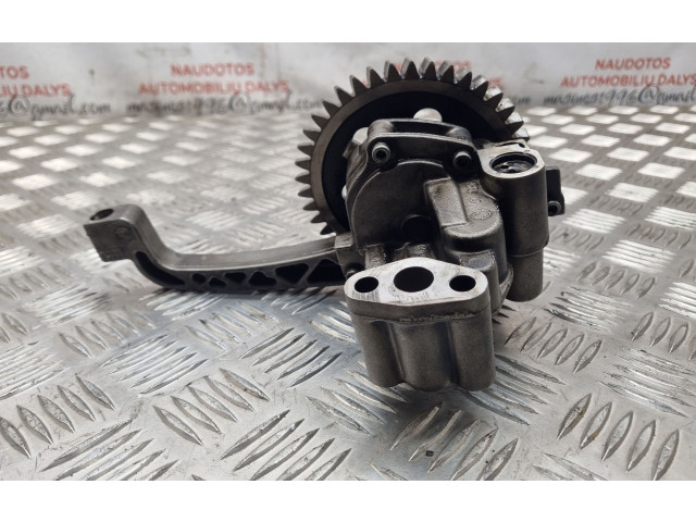Масляный насос   070115153, 070115105A  Volkswagen Touareg I 