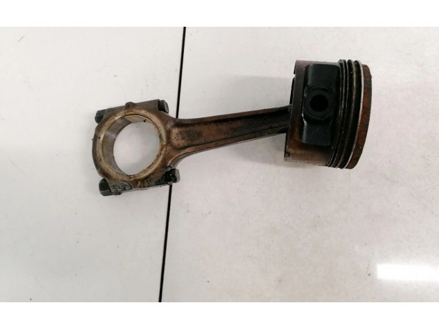 Píst    Peugeot 406     