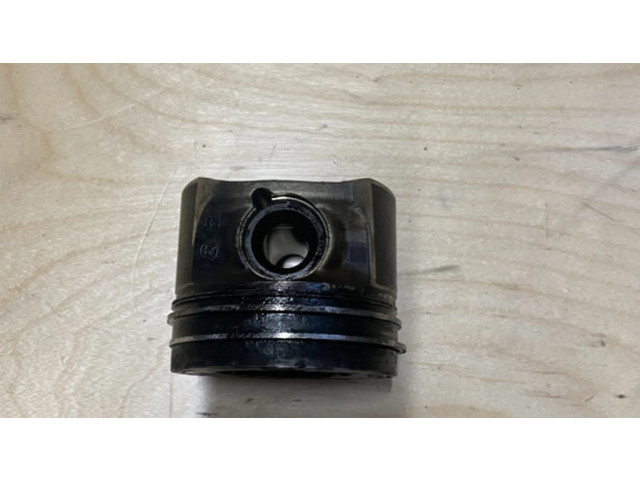  Поршень  781256702, 7812567  Mini Cooper Hatch Hardtop для дизельного двигателя 1.6