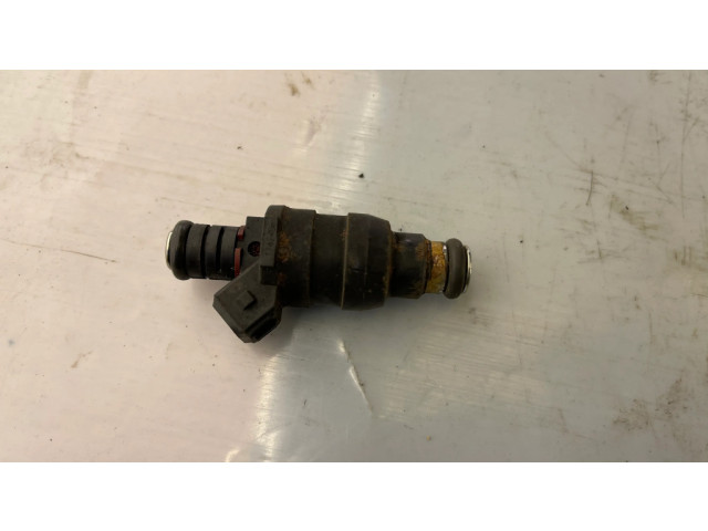 Vstřikovač 1747406, D3763FA   BMW 7 E38  pro benzínový motor 4.0  