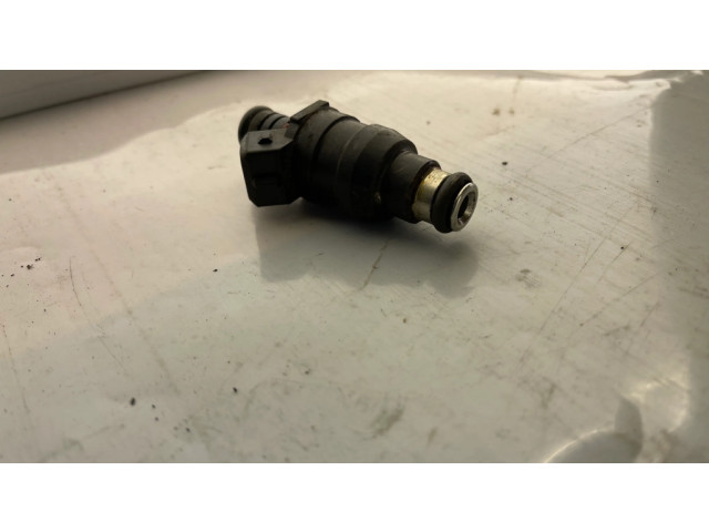 Vstřikovač 1747406, D3763FA   BMW 7 E38  pro benzínový motor 4.0  