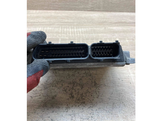 Блок управления двигателем ECU 038906013L, 0281001748   Volkswagen Lupo