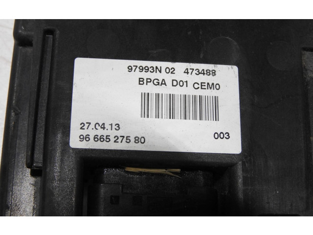   Pojistková skříňka 9666527580, 9686219510   Peugeot 3008  2013