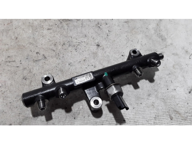 Топливная рампа 9681909680   Ford Kuga II 2.0  для двигателя UFMA