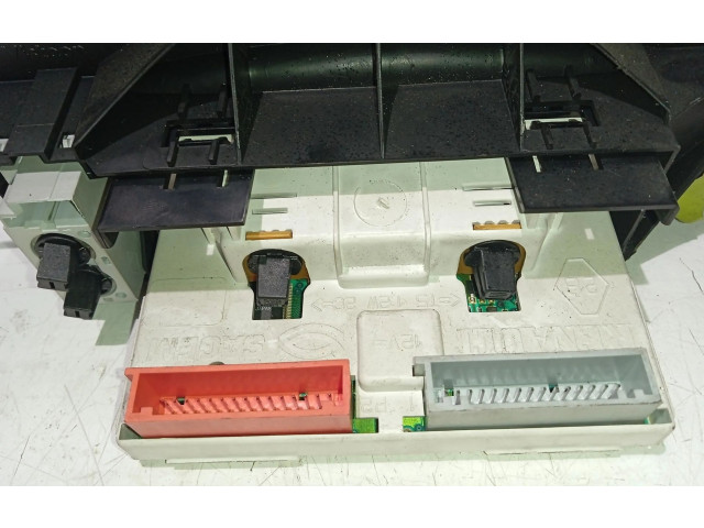 Дисплей    P8200028364A   Renault Megane I