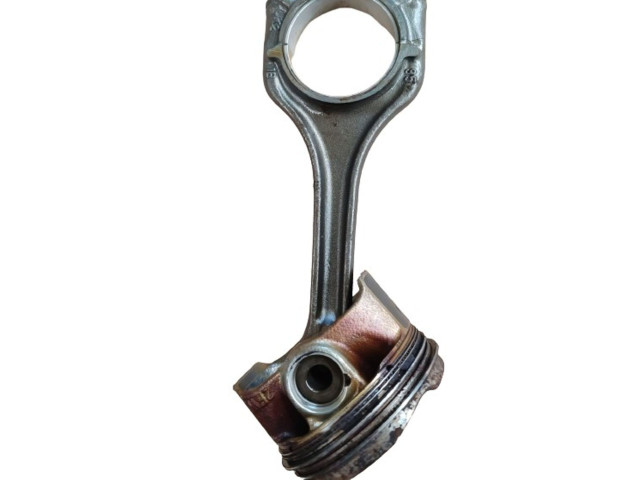 Píst 4E107065FA, 4E198401D   Audi A3 S3 8V     