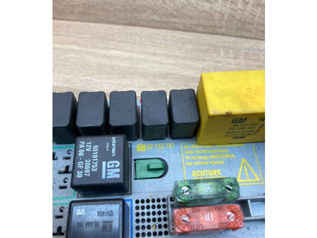   Pojistková skříňka 09152787, Used   Opel Vectra B 1996