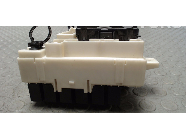 Блок предохранителей  MN108319   Mitsubishi Colt    