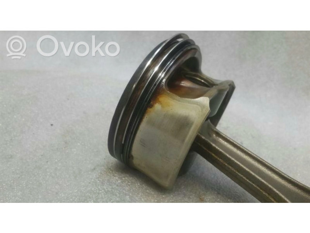  Поршень с шатуном  7840922  BMW M3  