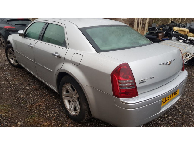 Верхняя решётка Chrysler 300 - 300C 2005-2010 года 0110028      