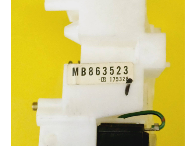 Ручка стеклоочистителей MB863523   Mitsubishi Colt