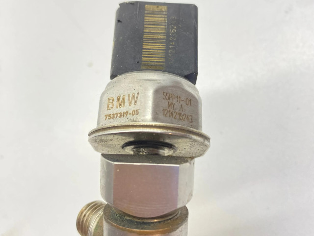 Vstřikovací lišta 7537319, 1214215243   BMW 5 F10 F11  pro benzínový motor 4.4  