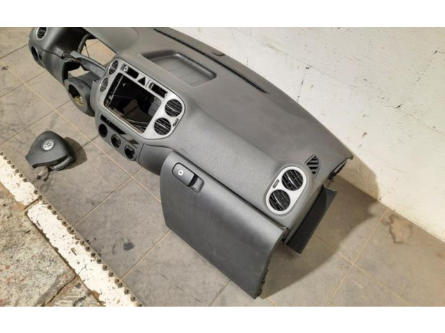 Блок подушек безопасности 1K0880201CB   Volkswagen Tiguan