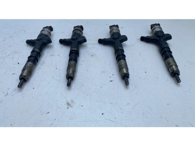 Комплект форсунок 2367030100    Toyota Hilux (AN10, AN20, AN30) для дизельного двигателя  2.5