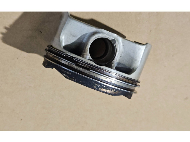 Píst 89L106   BMW M5    S63b44b 