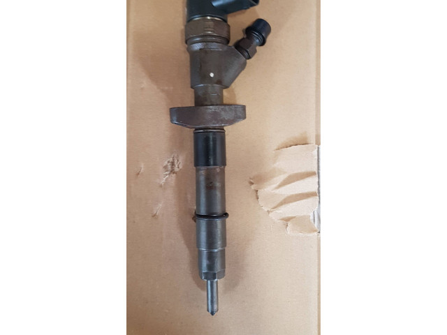 Vstřikovač 0445110087, 8200101135   Renault Trafic II (X83)  pro naftový motor 2.5  
