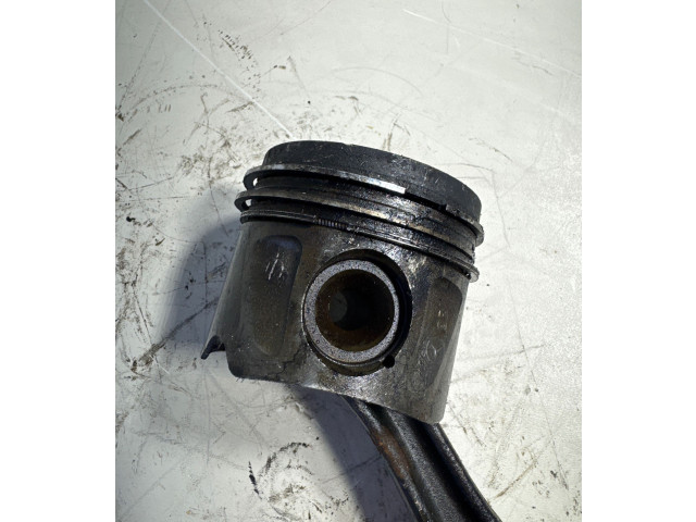Píst 8340F   Mercedes-Benz ML W164    642.940 