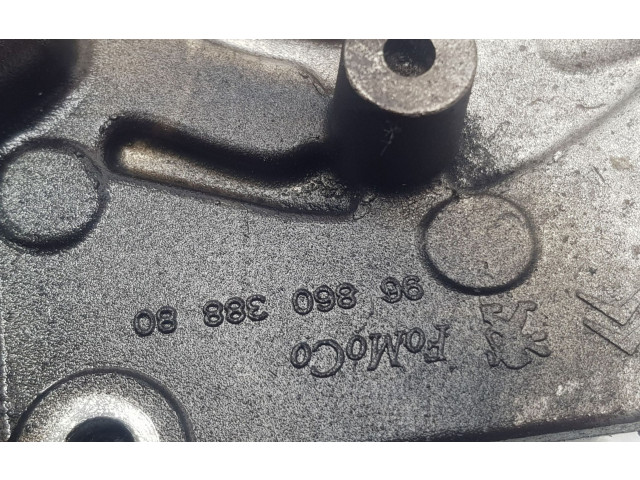 Масляный насос   9686038880, 1001G8  Peugeot 5008 