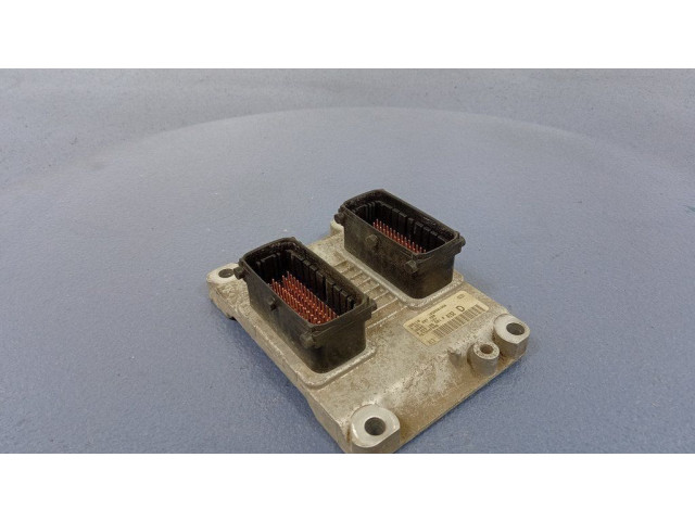 Блок управления двигателем ECU
