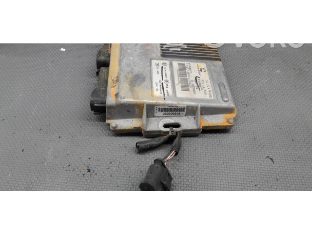 Блок управления двигателем Блок управления 110R-006011   Renault Dacia Duster