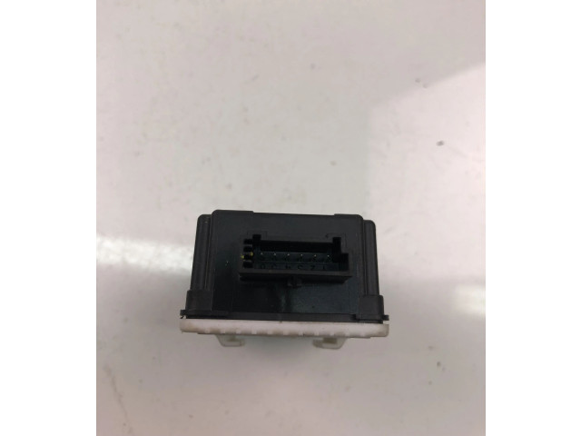 Другие блоки управления / модули 3716052R00, NO731   Suzuki Swift
