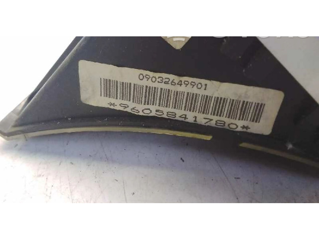 Přístrojová deska  Peugeot 405 1989 9605841780  