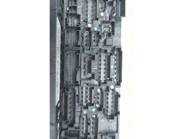 Блок предохранителей 2095451001, 5DK00848501   Mercedes-Benz CLK A209 C209    