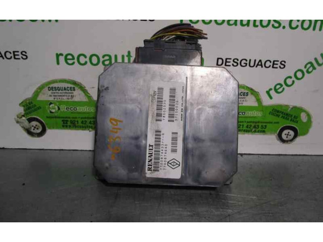 Блок управления коробкой передач 7700874433G, YB002530   Renault Safrane
