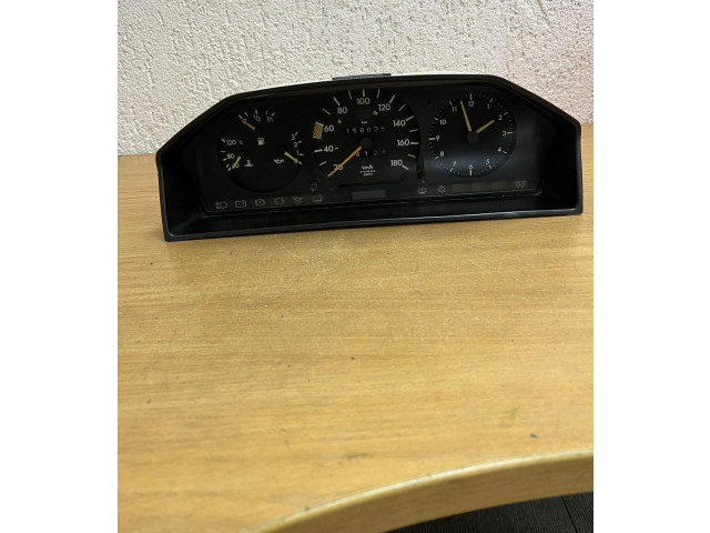 Přístrojová deska  Mercedes-Benz E W124 1993 87001199, F3125  