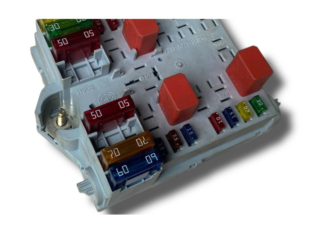 Блок предохранителей  46846108   Fiat Stilo    