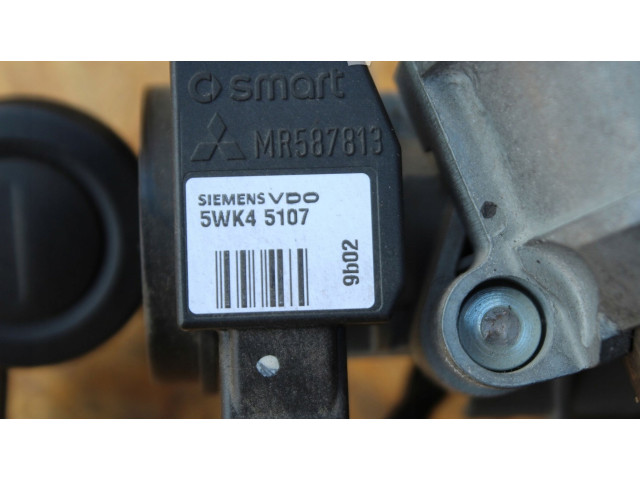  рейка  Колонка рулевая MR587813, 4408A040   Mitsubishi Colt 2004 - 2008 года