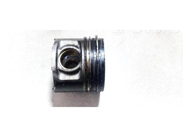 Píst    Alfa Romeo 156  pro naftový motor 1.9  